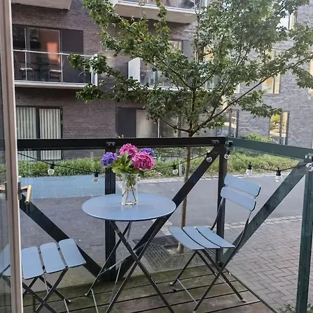 Very Central, Very Modern Apartment *